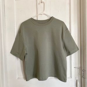 NWT Gray Short Sleeve T-Shirt